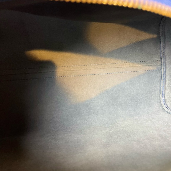 SOLD!! 🎉Louis Vuitton Speedy 30 Shoulder Bag Blue Epi Leather - Picture 8 of 15